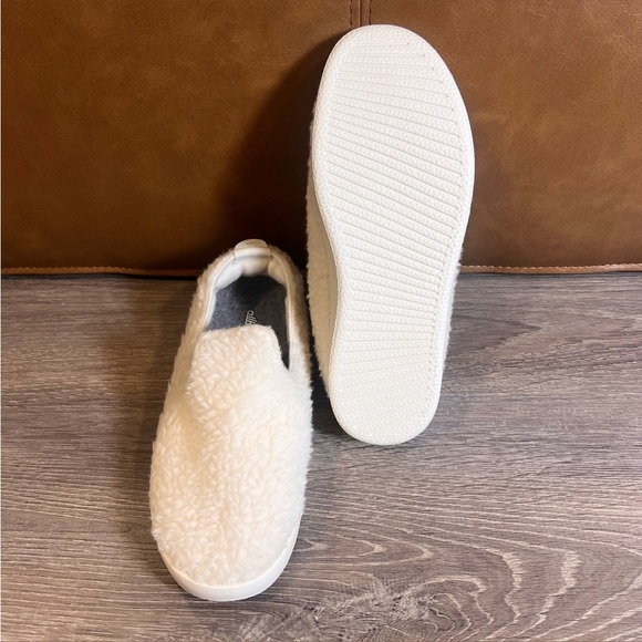 ALLBIRDS Natural White Merino Wool Lounger Fluffs Slip On Shoes Size 8 LIKE NEW - Picture 10 of 11